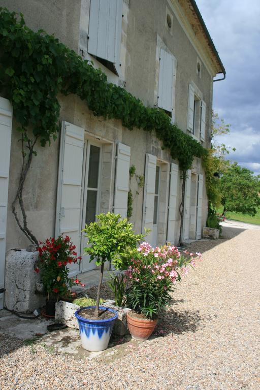 Bed and Breakfast Domaine De Puyrousse Ribérac Exterior foto