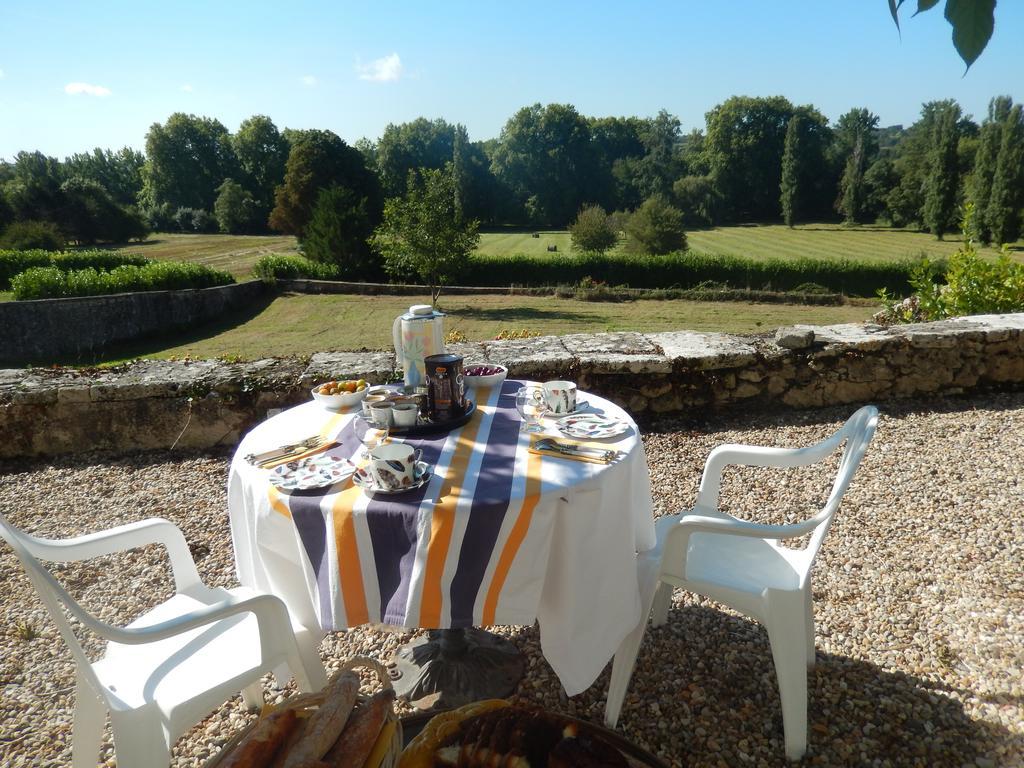 Bed and Breakfast Domaine De Puyrousse Ribérac Zimmer foto